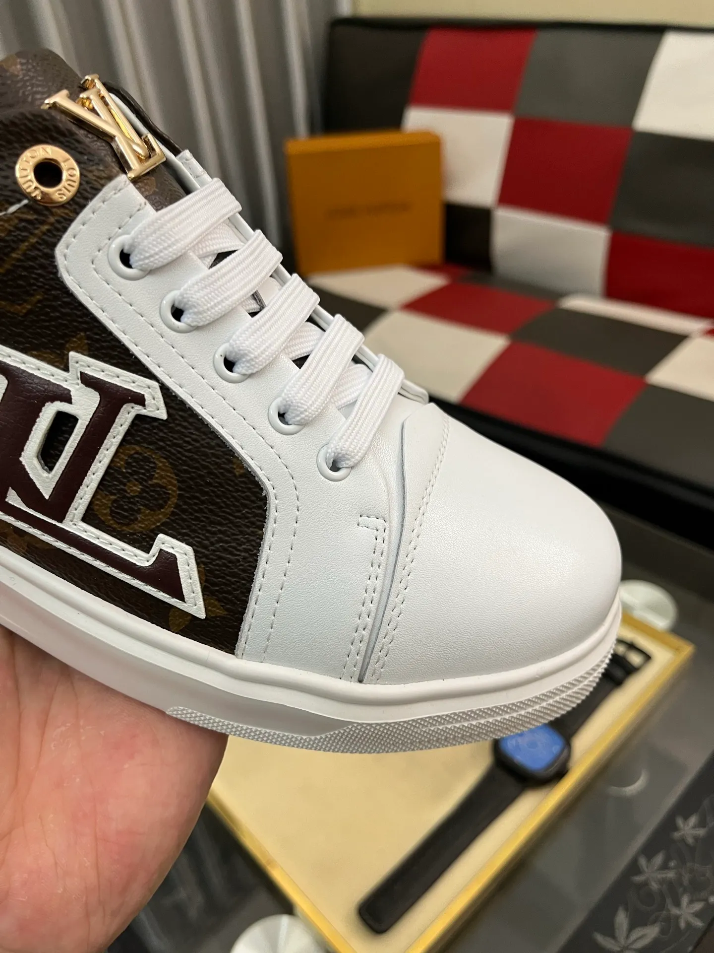 Men's shoes 💰400⌚️⌚️【LOUIS VUITTON】Same style as Louis Vuitton* official website 🚹Men's high-top casual shoes❤️Same style as popular celebrities and big names ~ Best-selling at home and abroad Lv focuses on the checkerboard series...Imported first-layer cowhide with special fabrics➕Full sheep leather lining➕Brand-specific hollow outsole💎Number: 38-443️⃣Colors available